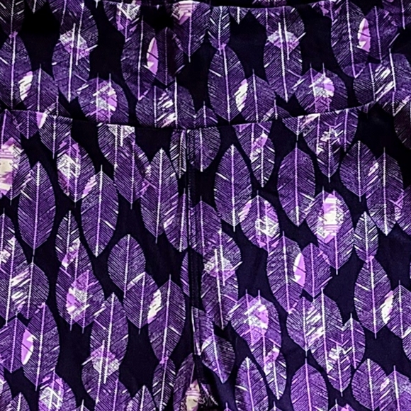 Purple Feather Leggings - Picture 2 of 2